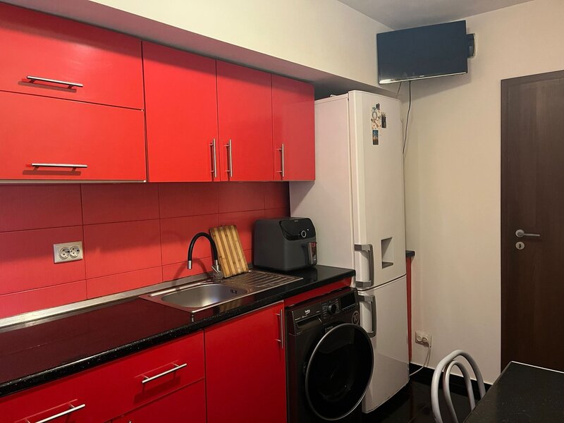 Berceni, Aparatorii Patriei metrou,